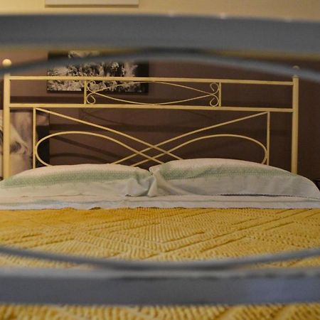 Le Stanze Di Ginevra - Via Tescione Hotell Caserta Exteriör bild